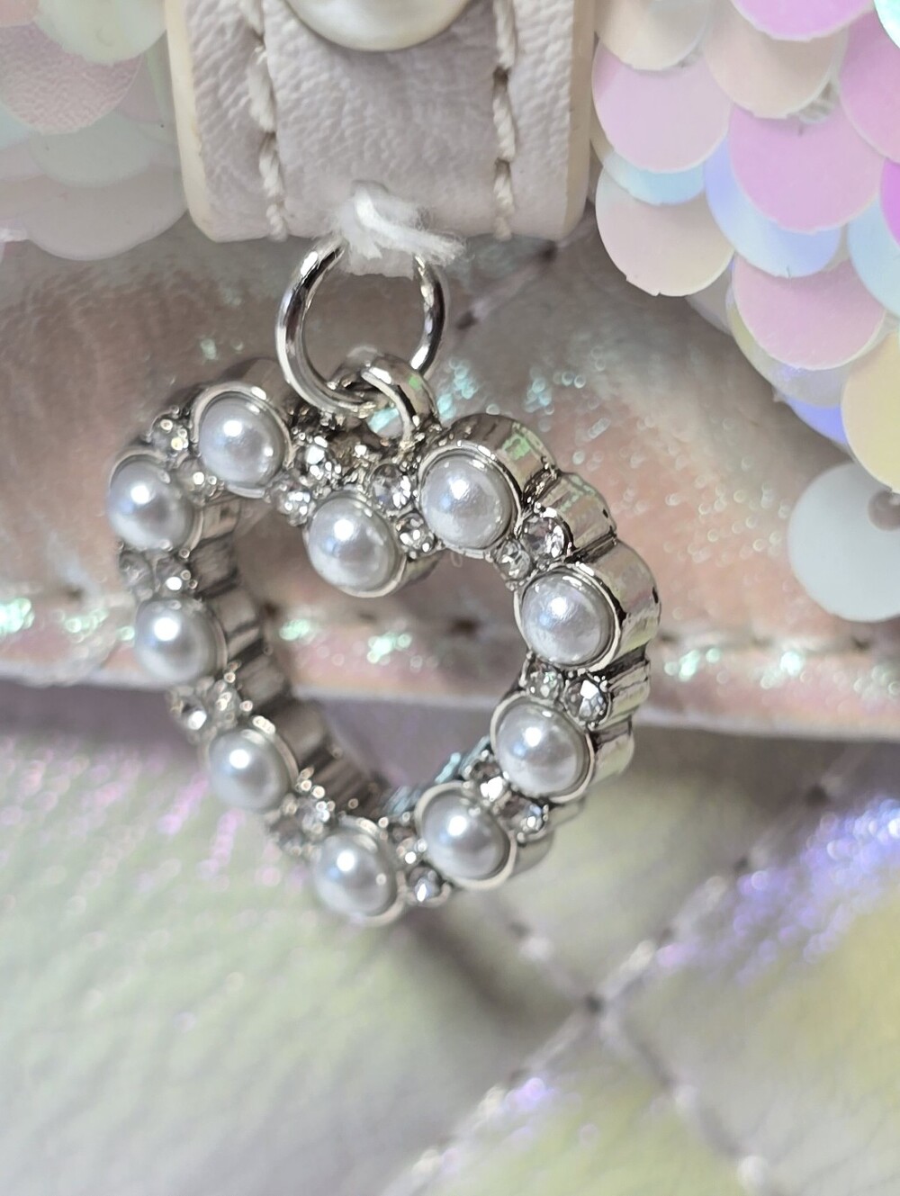 NWT OMG Accessories White Pearlescent Sequin Bow Bling Ring Handle Crossbod Bag - Picture 4 of 13